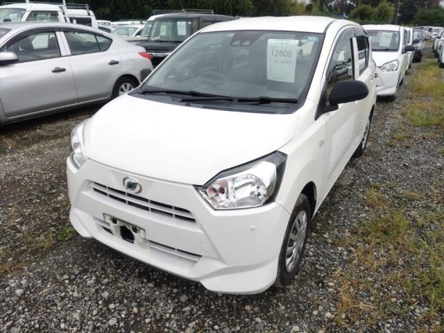 12605 Daihatsu Mira e s LA350S 2018 г. (LUM Tokyo Nyusatsu)